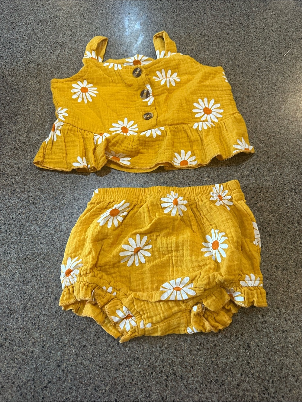 Yellow Daisy Print Girls' Tank Top & Bloomers Set